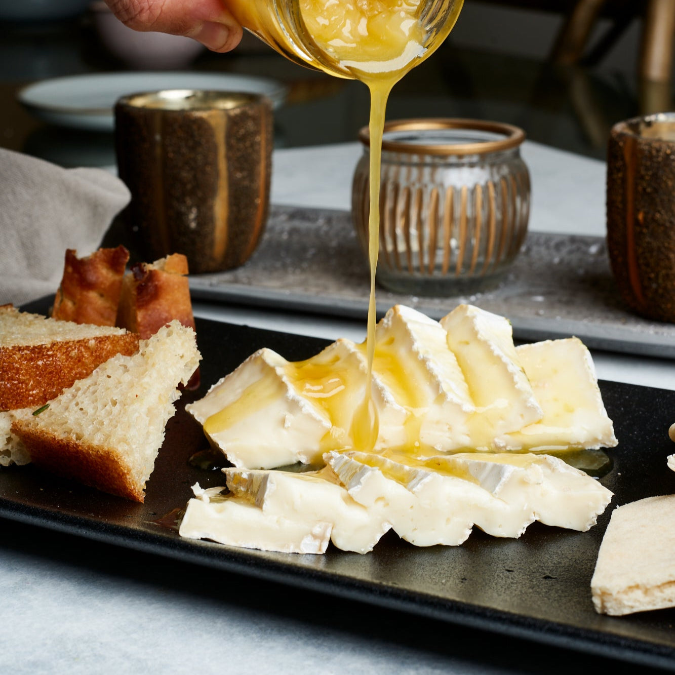 Queso Brie con Miel de Peras